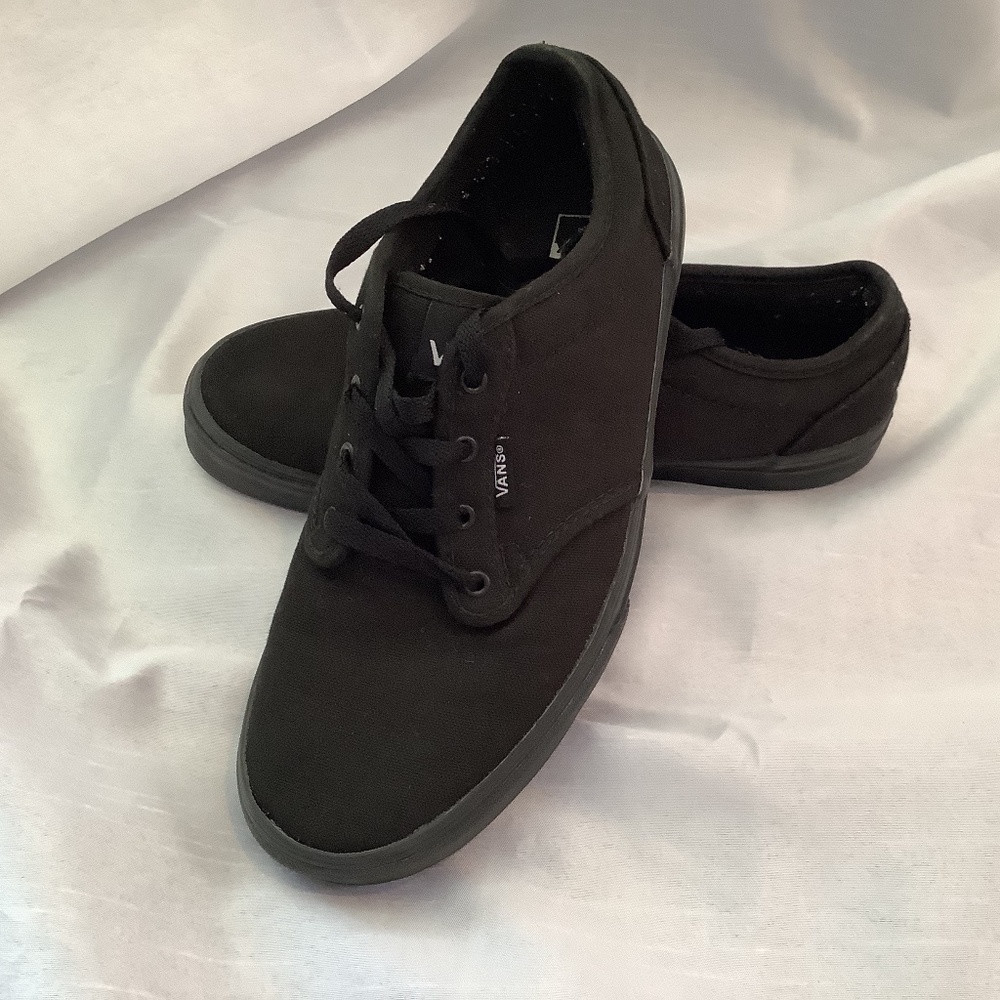 Black and White Vans Youth 7